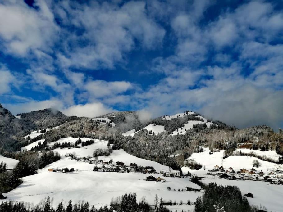 Confortable Chalet Avec Magnifique Vue En Gruyere. Charmey Exteriör bild
